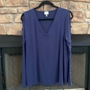 Cupio navy blue v-neck T-shirt with see through detailed sleeves. Size XL